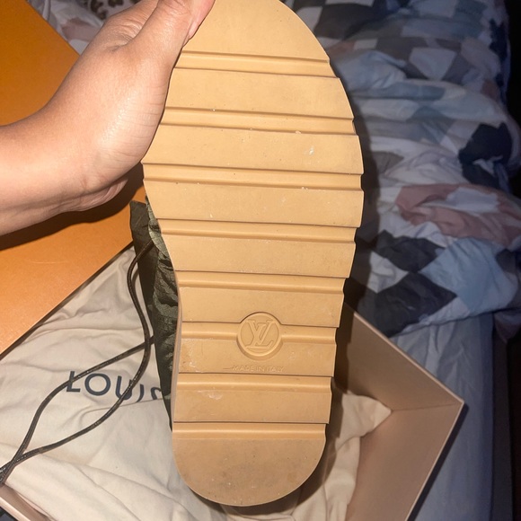 Louis Vuitton Pillow Comfort Ankle Boots - Picture 6 of 6